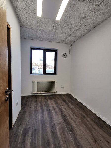 Unirii, spatii pentru firme in vila renovata.